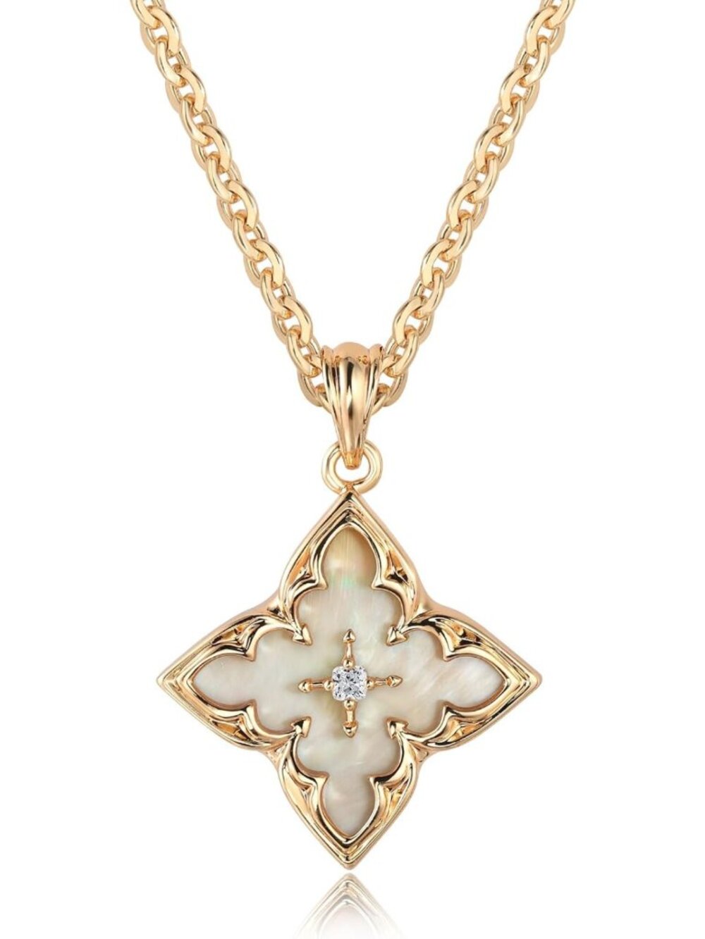 Charming Gold Clover Pendant Necklace for Women - Elegant Statement Jewelry